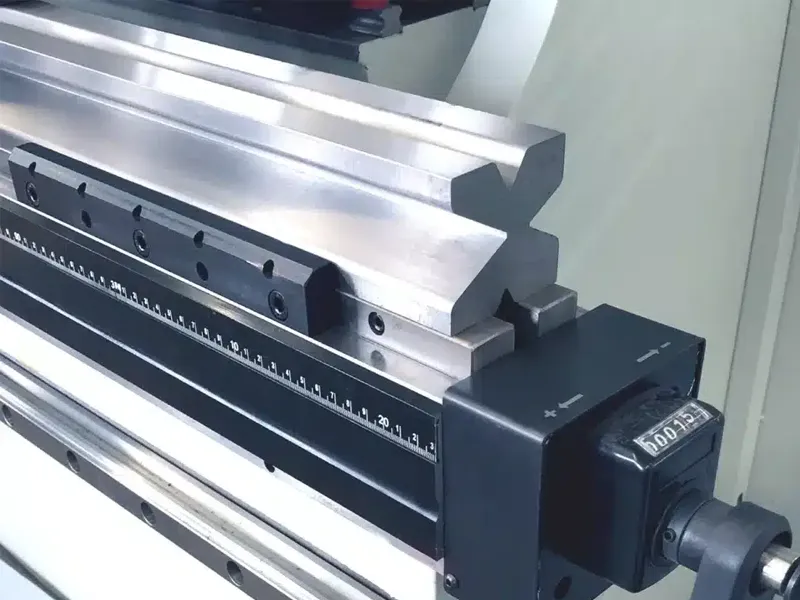 Deflection-Free Precision with Crowning System