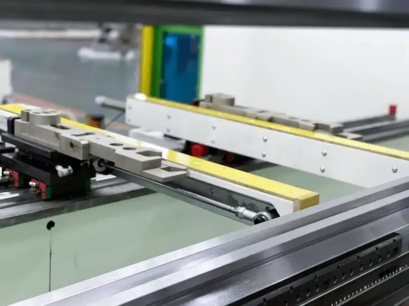 Optimal Large Sheet Support for Bending