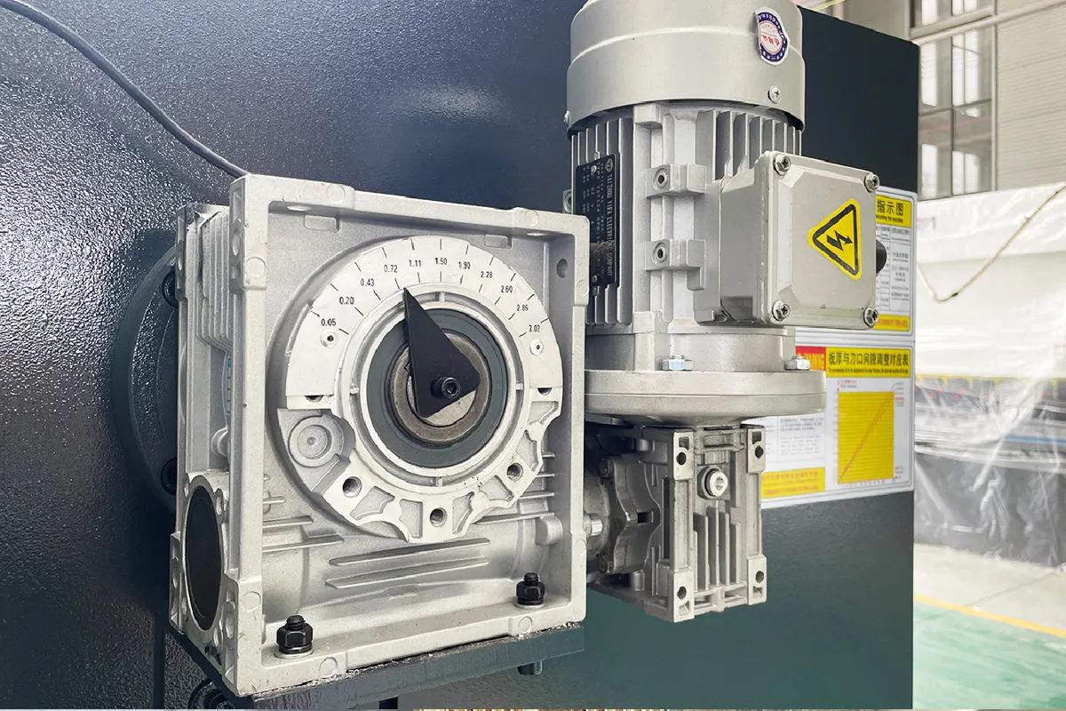 Motorized Blade Clearance adjustment